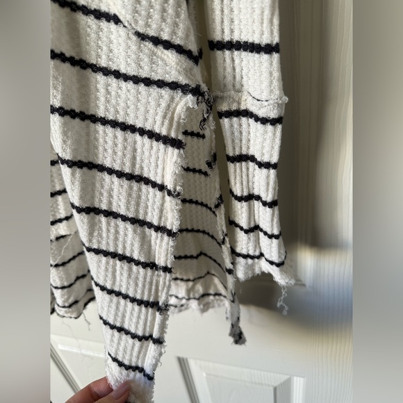 Free People Oversized Striped Sweater Women’s Medium Off White and Navy Blue - Picture 11 of 16